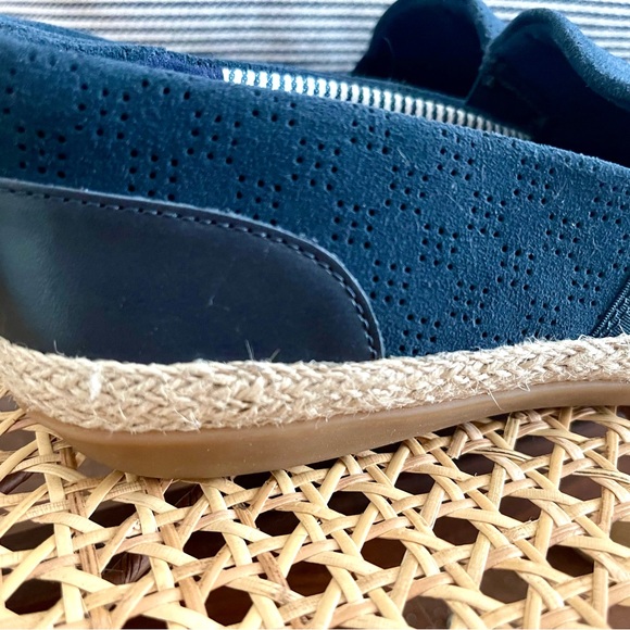 Clarks Women’s Leather Slip-Ons NWOB - Picture 3 of 9